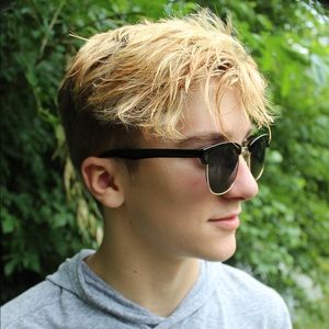 Meet your Posher, Zachary